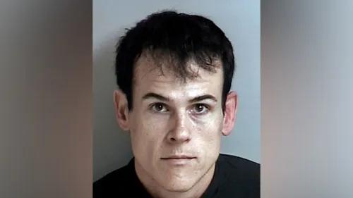 ماثيو مولر، المتهم بالاعتداء الجنسي والاختطاف، يظهر في صورة التوقيف الخاصة به، حيث يواجه عقوبات تصل إلى السجن مدى الحياة.