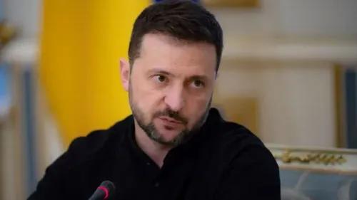 الرئيس الأوكراني فولوديمير زيلينسكي يتحدث خلال اجتماع، مع التركيز على أهمية الدعم العسكري الغربي لأوكرانيا في مواجهة روسيا.